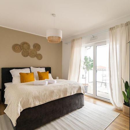 Dwellstay - Modernes Apartment I 55Qm I 2 Zimmer I Kueche I Bad I Terrasse I Tv I Wlan Bad Hersfeld Exterior photo