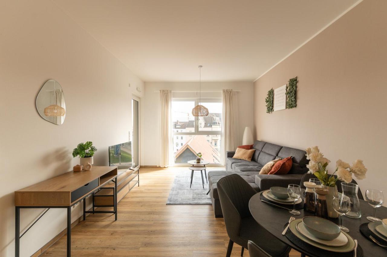 Dwellstay - Modernes Apartment I 55Qm I 2 Zimmer I Kueche I Bad I Terrasse I Tv I Wlan Bad Hersfeld Exterior photo