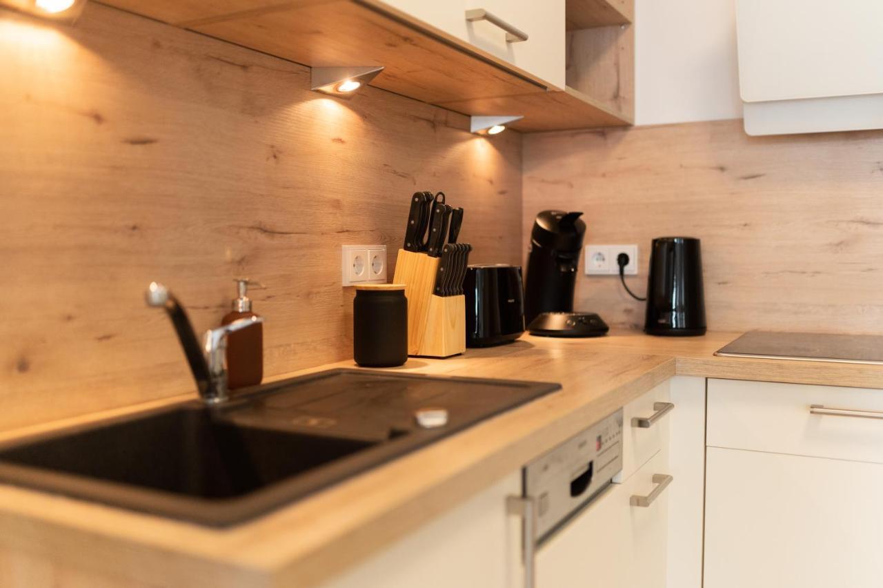 Dwellstay - Modernes Apartment I 55Qm I 2 Zimmer I Kueche I Bad I Terrasse I Tv I Wlan Bad Hersfeld Exterior photo